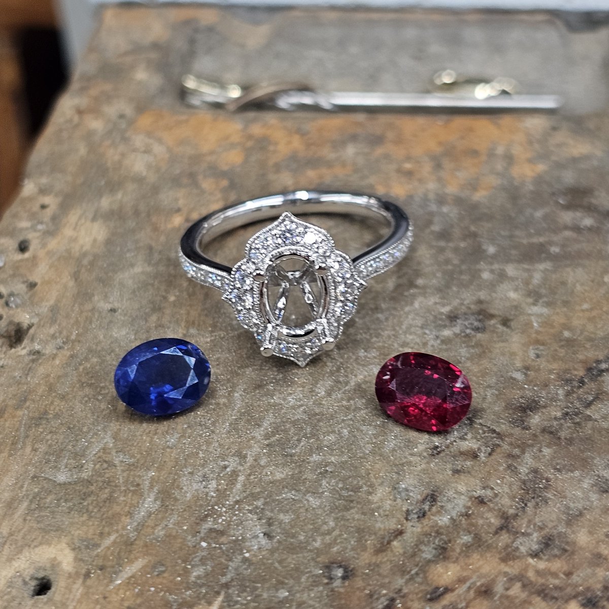 CJs_Jewelers's tweet photo. A custom pendant.  It can scale it up or down.  Sometimes it is hard to decide what to set.  A customer upgraded their center diamond, and we usually set the first one in a pendant.   #customjewelry #okcjeweler #oklahomajeweler #jewelryrepair #wemakejewelry #ruby #Sapphire https://t.co/8bZbAxN6lF