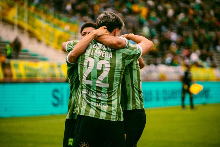 Aldosivi fue contundente, ganó en el Minella y se ilusiona con la permanencia
miradorvirtual.com.ar/aldosivi-fue-c…