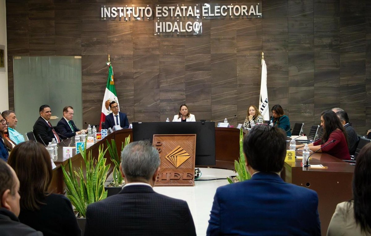 amdigitalhgo's tweet image. 𝗧𝗢𝗠𝗔 𝗣𝗢𝗦𝗘𝗦𝗜Ó𝗡 𝗡𝗨𝗘𝗩𝗢 𝗖𝗢𝗡𝗦𝗘𝗝𝗘𝗥𝗢 𝗗𝗘𝗟 𝗜𝗡𝗦𝗧𝗜𝗧𝗨𝗧𝗢 𝗘𝗟𝗘𝗖𝗧𝗢𝗥𝗔𝗟 𝗗𝗘 𝗛𝗜𝗗𝗔𝗟𝗚𝗢
· El nuevo consejero expresó su compromiso con el cumplimiento de la ley, la transparencia, la rendición de cuentas.
José Luis Rico
Con la presencia de…