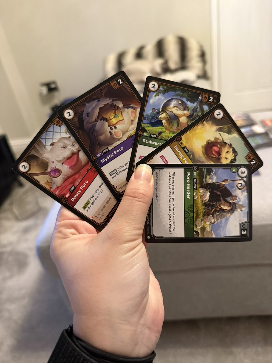 naleiaa_'s tweet photo. IRL PORO DECK WE’RE SO BACK https://t.co/J9jbWqlJE0