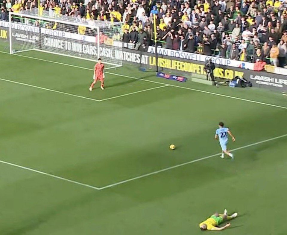 No Context Hull tweet media