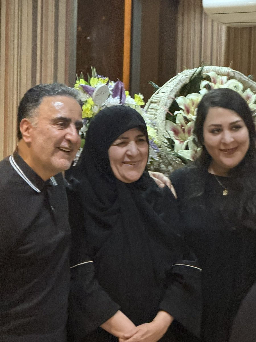 همینا سال ۸۸ بخاطر یه عکس ۴×۳ ناموس ناموس میکردند.
#سرطان_اصلاحات