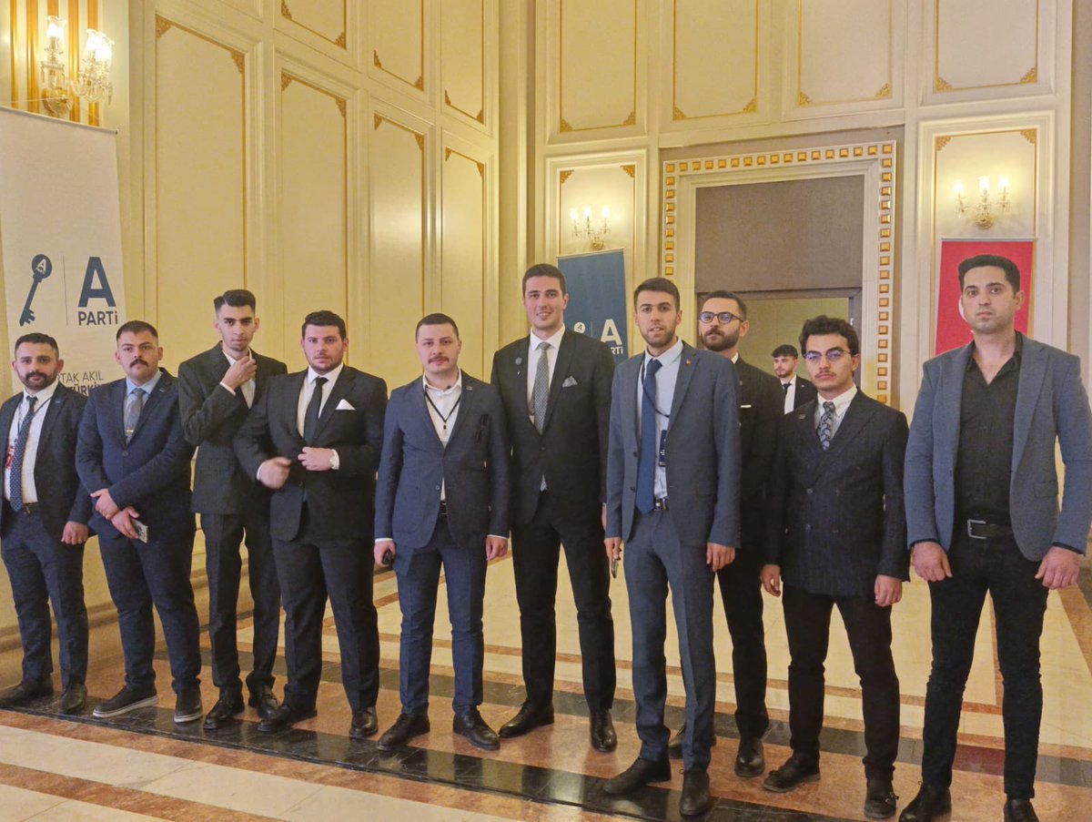 Uyu yavrum, uyanacak günler var, Yarınları gözetleyen dünler var. 
<a href="/birgencinumidi/">danış</a> 
<a href="/anahtarparti/">Anahtar Parti</a> 
<a href="/anahtargenclik/">Anahtar Parti Gençlik Kolları</a> 
<a href="/yavuzagiraliog/">Yavuz Ağıralioğlu</a>