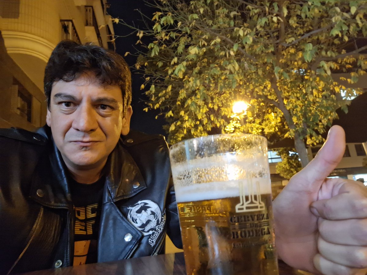 Siempre elegante con mi nuevo  disco de los Kante! <a href="/Kante_Pinrelico/">Kante_Pinrelico</a> <a href="/garajebeatclub/">Garaje Beat Club</a>