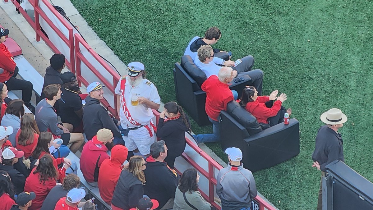 I spy the <a href="/NatsCaptObvious/">Captain Obvious</a>