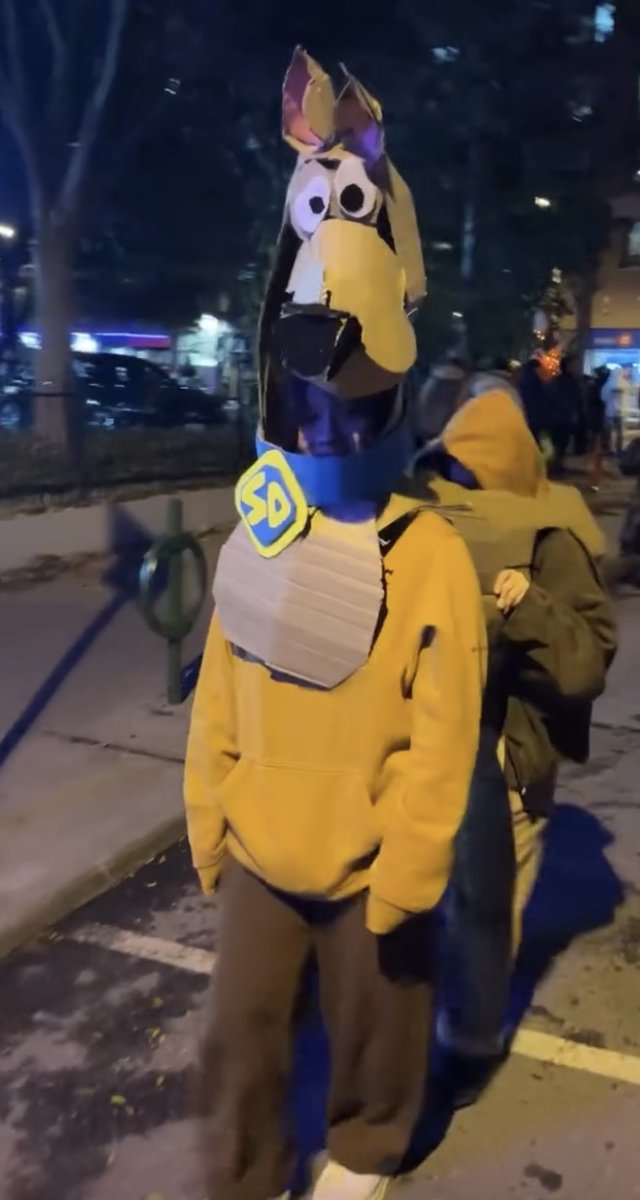 i hate gay halloween wdym ur the head and the butt of scooby doo