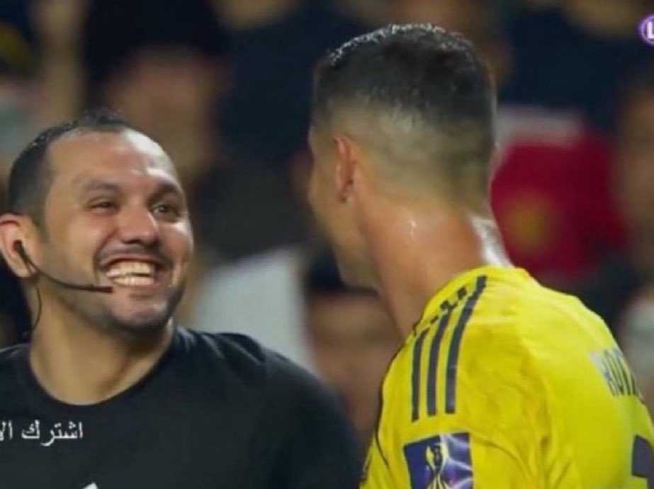 bluecloud69's tweet image. #اكشن_مع_وليد

النصر ولد المدير اللي ينجحونه بالغصب 🤣🤣