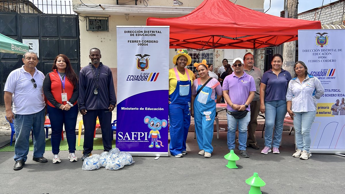 Estuvimos en la Brigada Social por #ElNuevoEcuador, compartiendo con la ciudadanía las ofertas educativas 📚🏫🎒 que brinda el Ministerio de <a href="/Educacion_Ec/">Ministerio de Educación, Deporte y Cultura</a>. Además, fomentamos la actividad física e impulsamos hábitos saludables mediante sesiones recreativas y deportivas. 🏃🏻‍♀️🏃🏻