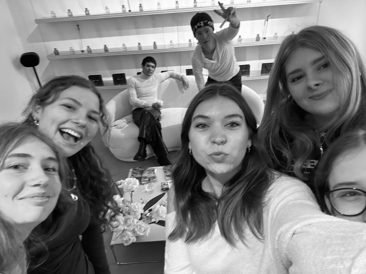 mia *:･ﾟ✧*:･ﾟ tweet media