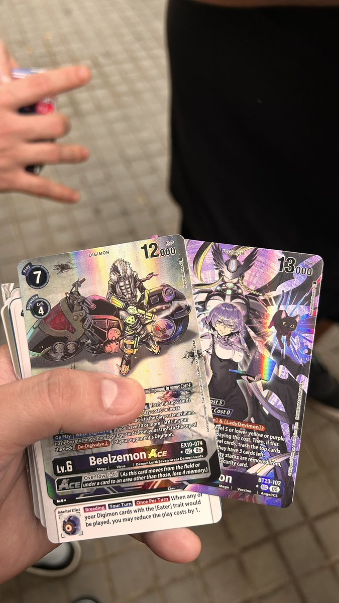 ShadowRockersTV's tweet photo. Today was a holiday in BCN. So no locals, but me &amp; bois gathered to play n chill #cardfightvanguard and #DigimonCardGame . Lets just say I got lucky n friends got salty w/ me xD. https://t.co/oVvXeFp0gu