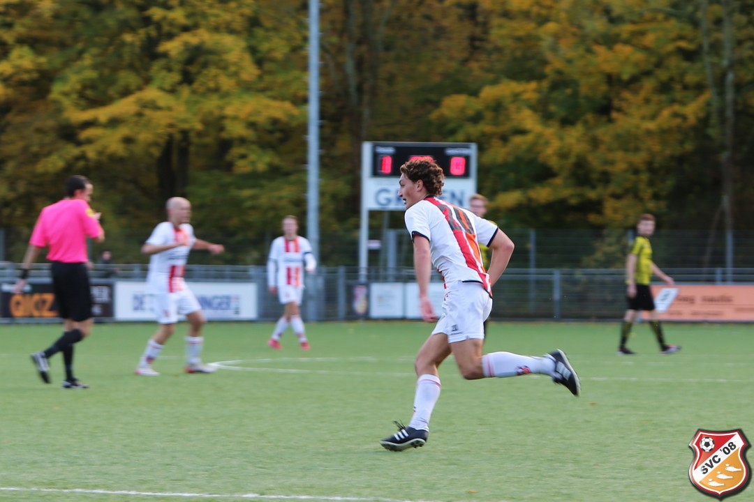 Mooie zwaarbevochten 1-0 overwinning van <a href="/SVC_08/">SVC'08</a> met Lukas (15 min. speeltijd) op sterke tegenstander <a href="/vfcvoetbal/">VFC Vlaardingen</a>, op verder trieste dag met bericht dat leider Jan van der Meer is overleden. Voor Jan. RIP Jan.