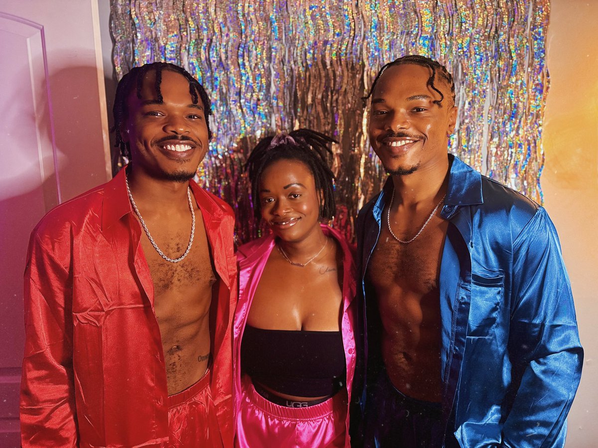 JFWidentical's tweet photo. 🤫👀🫣 #TLC #creep #90s #Halloween2025 https://t.co/wEZ1JX55K1