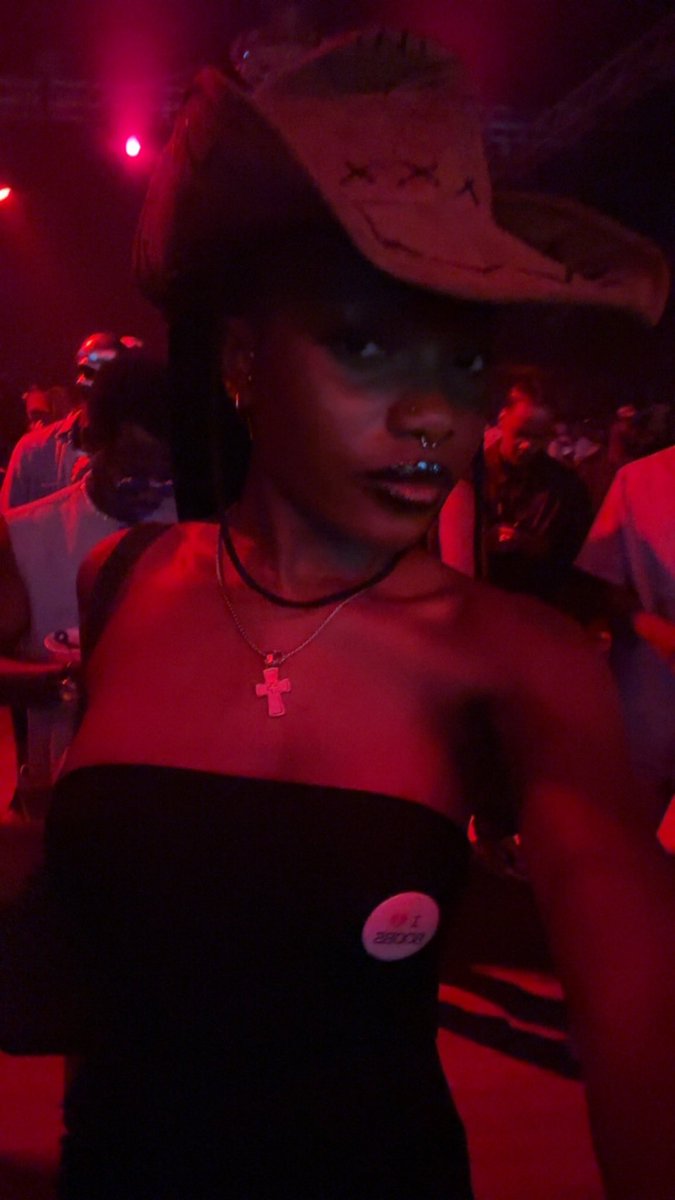 💋kisses to all the djs at Monochroma