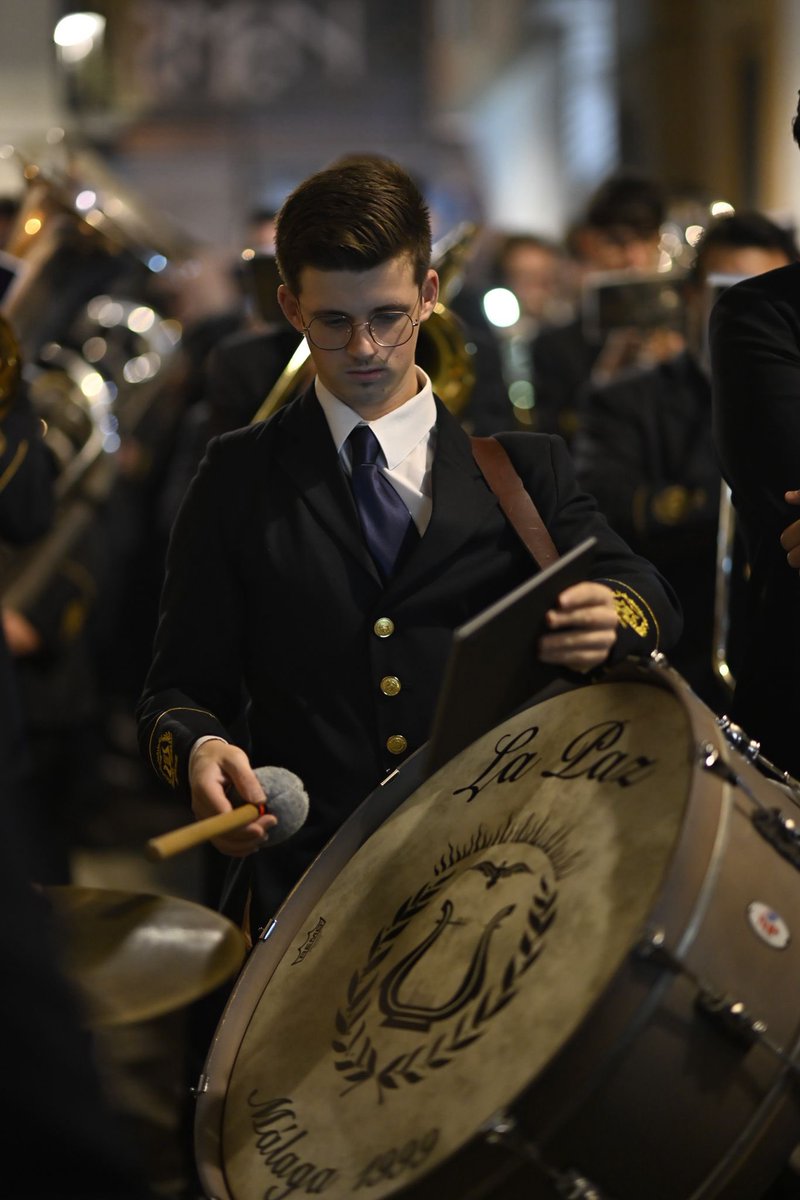 Continuamos por calle Ancha, Medellín y Peregrino tras la 𝙑𝙞𝙧𝙜𝙚𝙣 𝙙𝙚𝙡 𝘾𝙖𝙧𝙢𝙚𝙣

🎼‘Mektub’ de Mariano San Miguel  
🎼‘Las Penas de María’ De Francisco Javier Moreno
 🎼‘Spes Nostra’ de Manuel López Farfán

#Suenalapaz🕊️🎶 #CofradíasMLG @CarmenPerchel