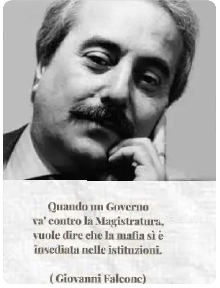 zagoramo's tweet photo. @Zoth2LV Gli elettori della mafia vogliono abbattere il sistema giudiziario 
NON FATE VINCERE LE MAFIE 
al referendum VOTATE NO

NON BUTTIAMO AL VENTO IL LORO SACRIFICIO 
#statomafia https://t.co/Eul6yLaFgF