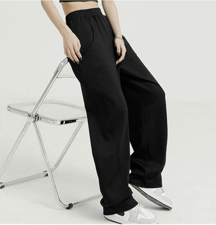 ritsu240426's tweet image. ハイブランドなの！？！？！って思わせるくらいシルエットが神。それでいてユニクロ価格。毛玉もマジでできない。ガシガシ使える
x.com/ritsu240426/st…