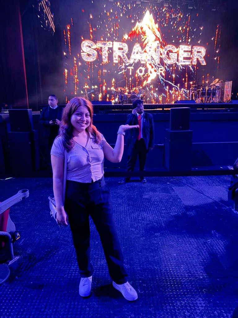 AnnieMendez05's tweet photo. Octubre ya se terminó y creo que sin duda se convirtió en mi mes favorito por el hecho de que vi a todos mis favs y en la misma semana 🥹❤️
Nunca fui tan feliz! 😍🥰
Espero poder vivir una experiencia asi de nuevo 🤭
#DimashStrangerTour
#SUPERSHOW10 #JG1STFMINMEXICO https://t.co/XOikWmdzIk