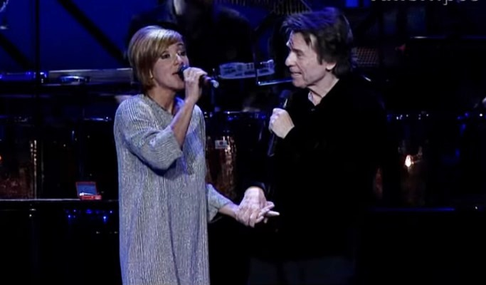 NuestroRaphael_'s tweet photo. Ana Toroja sobre @RAPHAELartista, para los premios Latín Grammys.
https://t.co/W8vh5qWC5B
https://t.co/CUyQHC520T https://t.co/aMouv84mXF