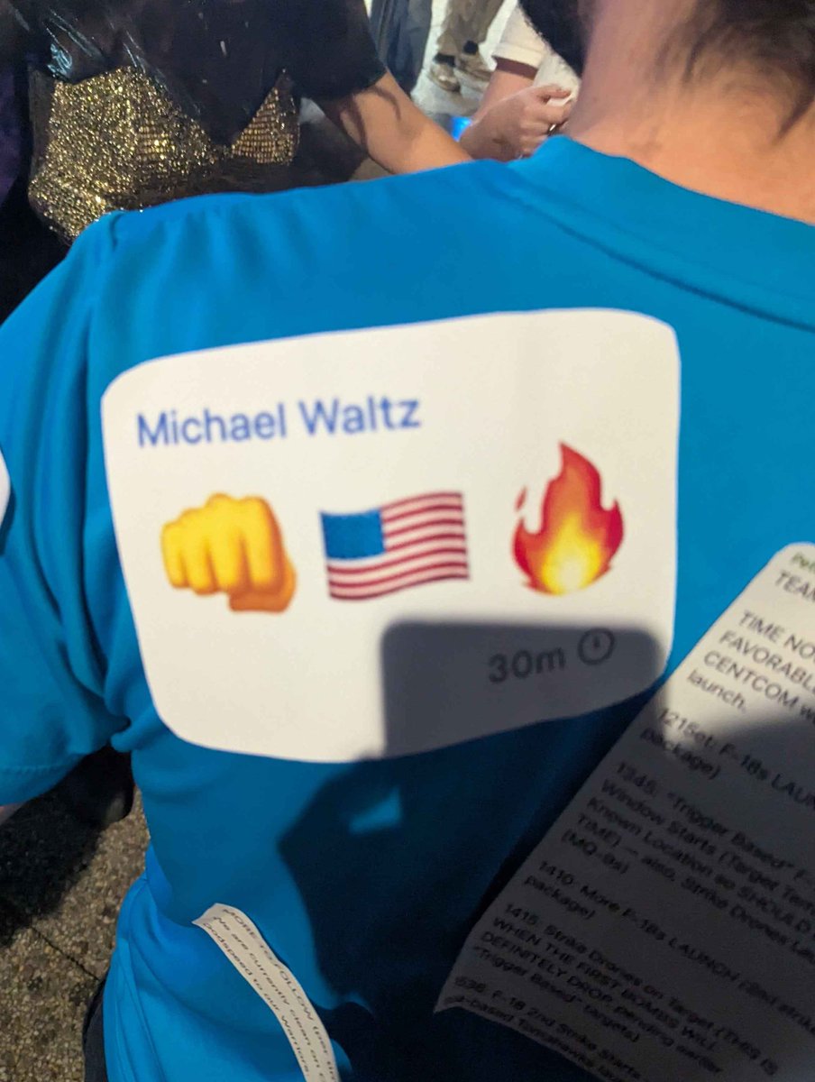 im cropping his face out because i dont want it to be weird for him or anything and idk who he is but this guy was dressed as the signal chat leak and his girlfriend was holding a leek i love dc halloween