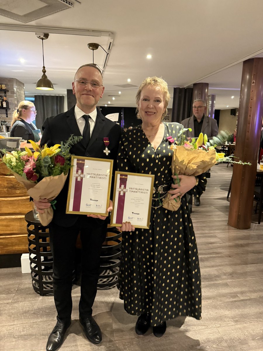 Jämsän Yrittäjäjuhlat 2025 tarjosivat minulle mainion tilaisuuden kertoa illan osallistujille, miksi koen työni merkitykselliseksi:
Jämsän elinvoimaisuus on kaupungille kaikki kaikessa, ja se edellyttää vahvaa, uutteraa, luovaa ja rohkeaa yrittäjyyttä💙