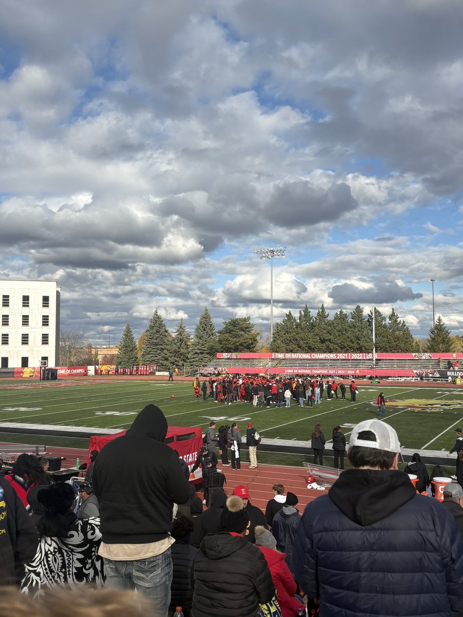 Charles Bennett tweet media