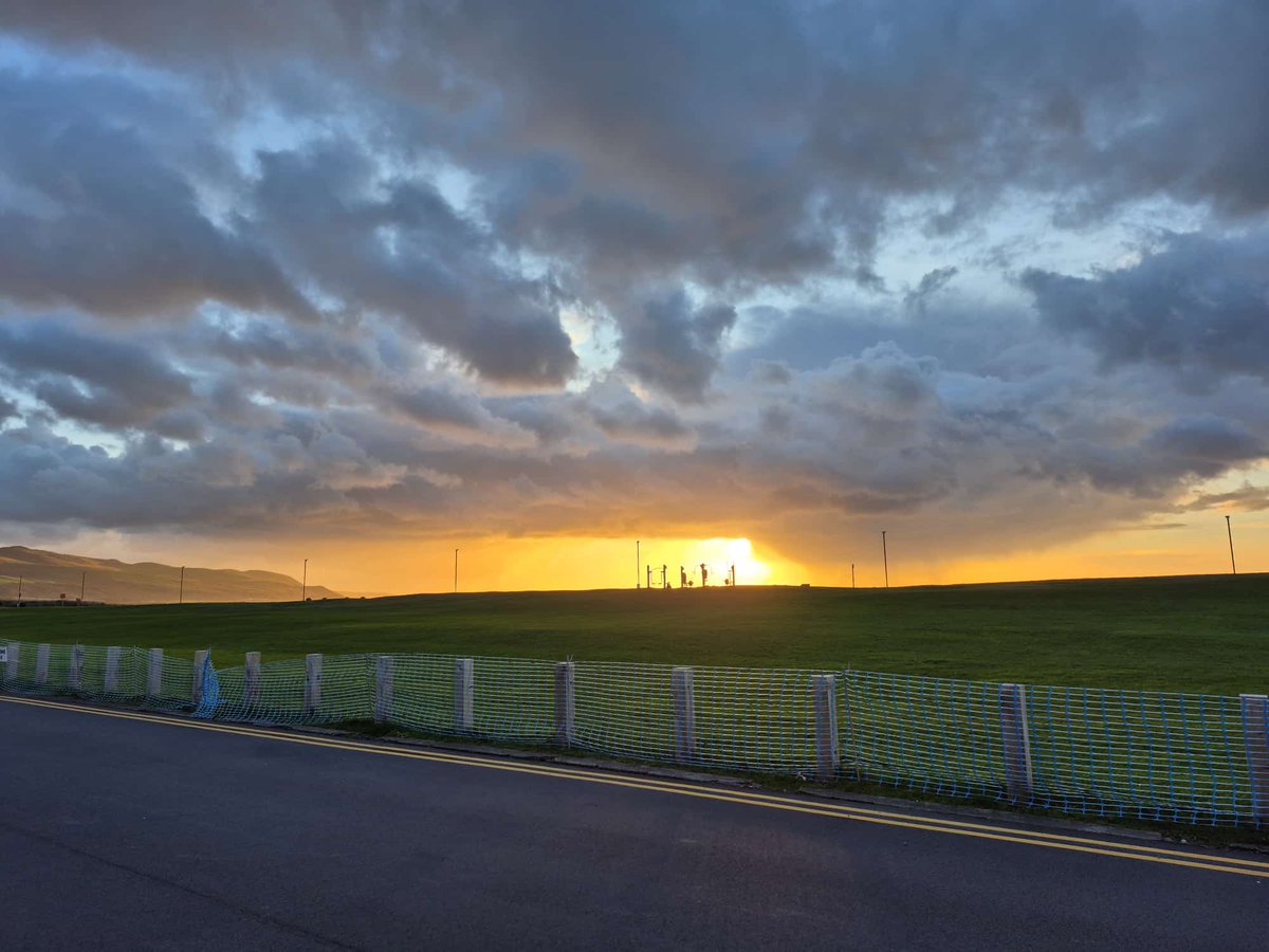 GYT_Lucy's tweet image. Fab wee night for Girvan Fireworks Display 🎆 Great to see community groups come together to supoort the event including Ian fron @HarbourAyrshire 😁 #TeamGYT #DetachedYouthWork #CommunityEvent