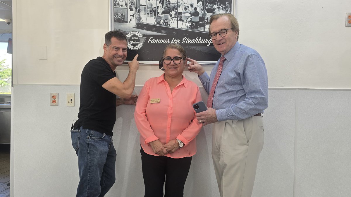 I got to meet and talk with Hilda Villalba, General Manager soon to become the franchise partner at the Davie location and with Dennis Prescott, Vice President of Operations Excellence. x.com/SteaknShake/st…