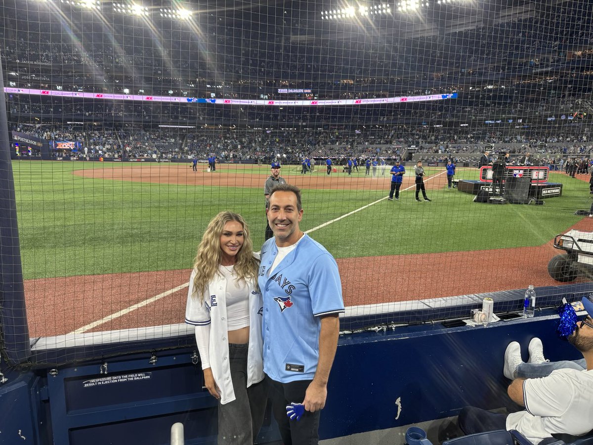 What an experience from Dragons to ⁦<a href="/BlueJays/">Toronto Blue Jays</a>⁩. Felt good to feel the city alive.  Let’s bring it home!