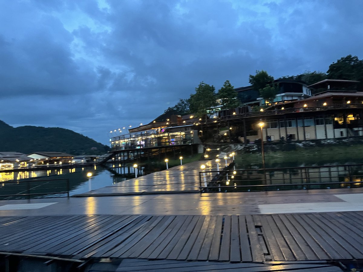 nanzy1247's tweet photo. นอน���ีนี้เมืองกาญอากาดดีมาก https://t.co/yFQWcdRdxS