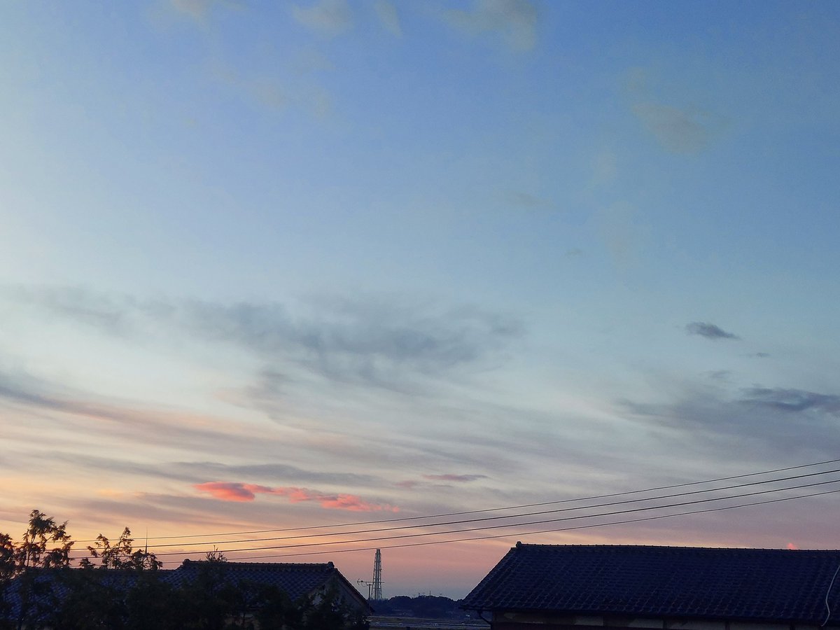 watanobe9051's tweet image. おはようございます😃
今朝の南相馬市の天気晴れ🌤️無風🍁気温11.6℃🥶
日曜日‼️耳が痛くなるぐらい静かな朝🌅
朝焼けは綺麗に見えてます👌
活動開始💪
今日は特に予定も無いので畑仕事かな?
本日も無理なくがんばっぺね❗素敵な1日を✨
#南相馬市
#空ネット
#シェア天
#福の空
#朝焼け
#イマソラ