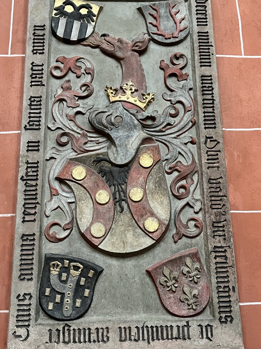 type_alchemy's tweet image. Broken Script were widespread  throught Europe in the Middle Ages. The example Schoß a butiful and cleany chiseled Script. Leon and dog symbolize power and loyalty. Cathedral, Frankfurt am Main.