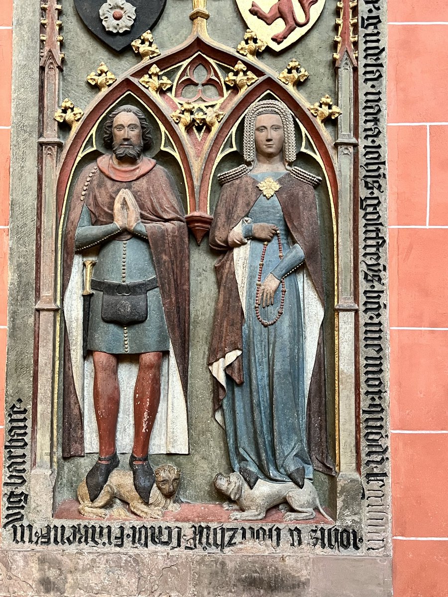 type_alchemy's tweet image. Broken Script were widespread  throught Europe in the Middle Ages. The example Schoß a butiful and cleany chiseled Script. Leon and dog symbolize power and loyalty. Cathedral, Frankfurt am Main.