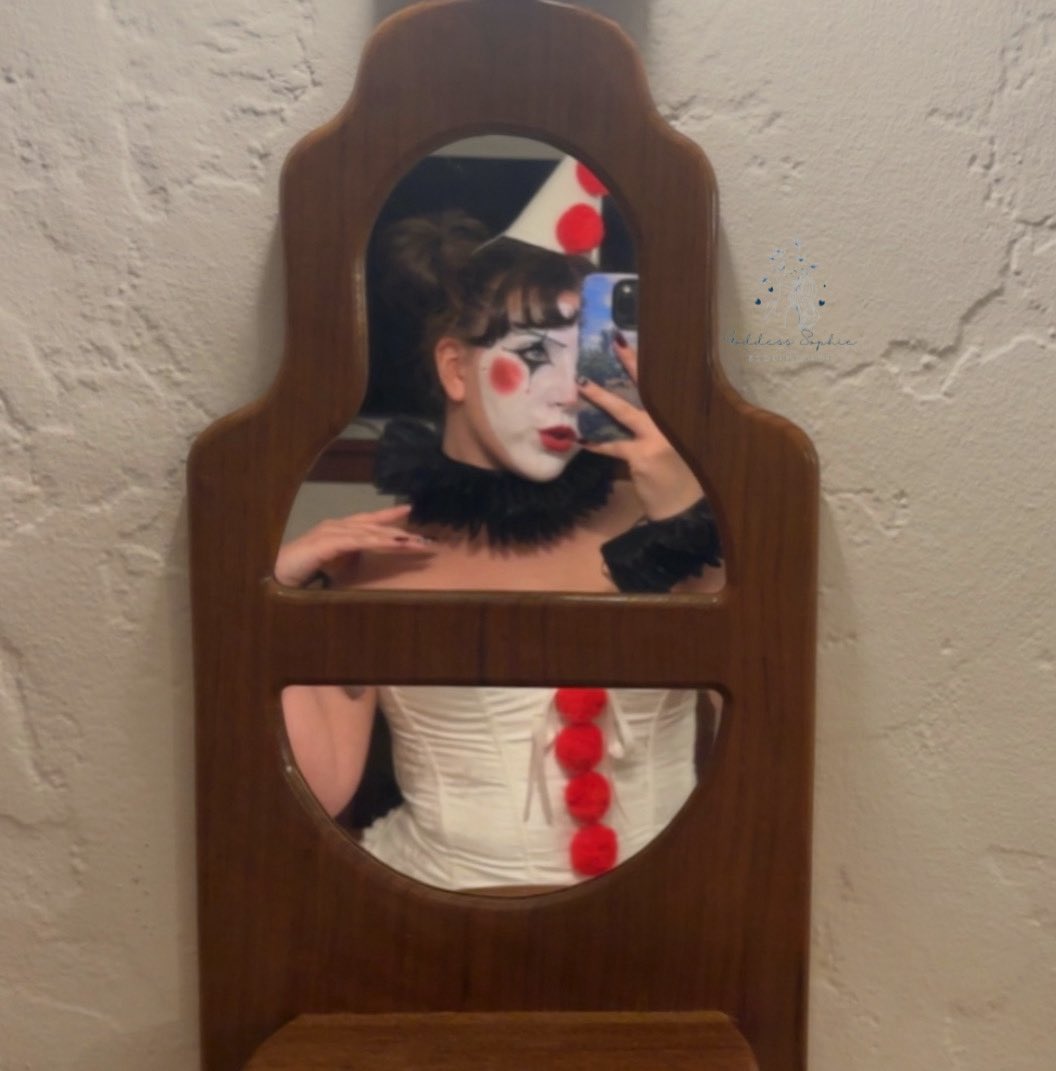 SophieOspoil's tweet image. Wanna hear a joke?

You.