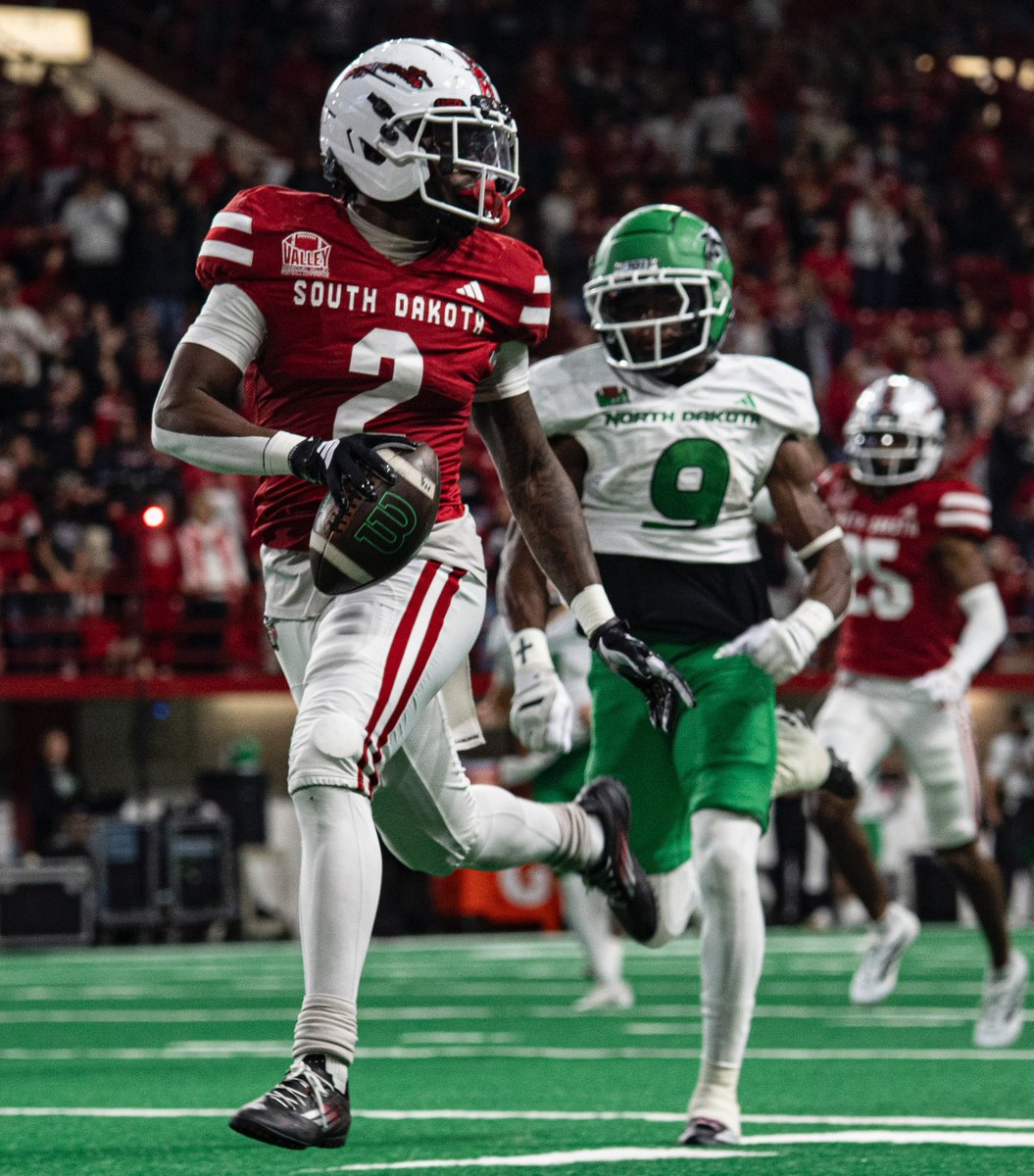 South Dakota (6-4, 4-2 MVFC) 26, 
No. 8 North Dakota (6-3, 4-1) 21

L.J. Phillips: 24 carries, 106 yards, TD
DeJuan Lewis: 80-yard fumble return TD (UND finishes with 3 turnovers)

📸<a href="/SDCoyotesFB/">South Dakota Football</a>