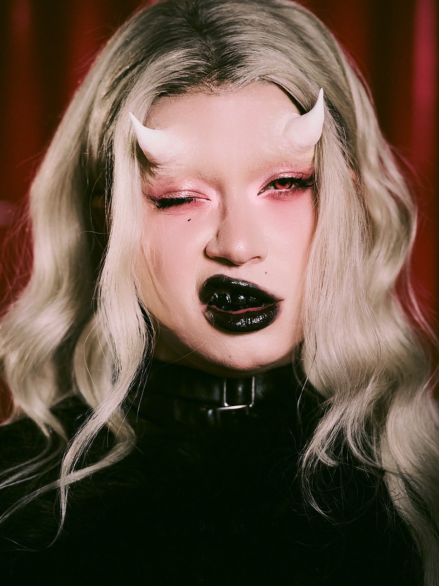xxnri's tweet photo. 😈 #elleoween https://t.co/e2iS04LILd
