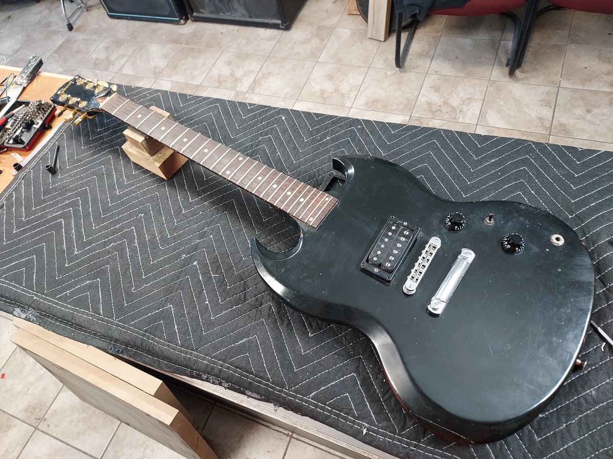 MartinLuthier ⚔🏴🎸🔫🚁🤸♂️ tweet media