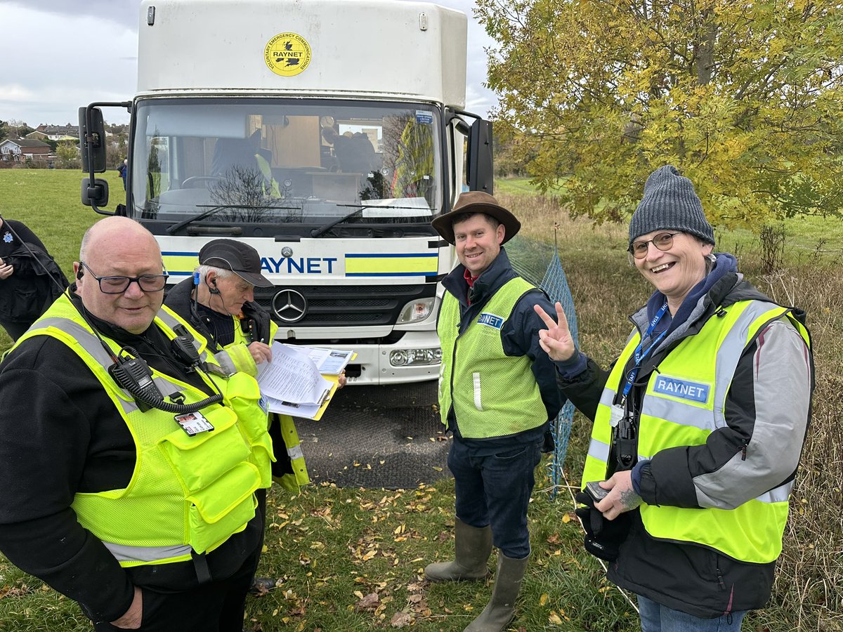 midhertsraynet's tweet image. Mid Herts RAYNET out supporting the Ware fireworks tonight — providing resilient event comms + eyes-on for safety. Radios, messaging links, situational reports — quietly making it work behind the scenes.
#RAYNET #volunteers #resilience #WareFireworks 🎆📻