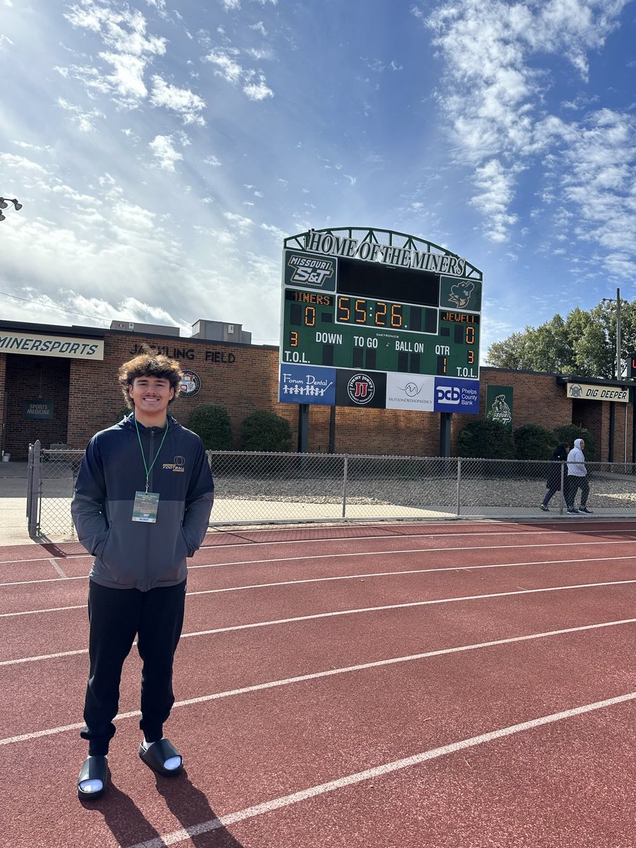 Thank you <a href="/CoachHudsonMST/">Coach Ethan Hudson</a> for the game day visit, I had an amazing time touring the facilities and watching the Miners win! 
<a href="/PrepRedzoneIL/">Prep Redzone Illinois</a> <a href="/OTHSFBDC/">Coach Foehrkalb</a> <a href="/OFallonFootball/">O'Fallon Football</a>