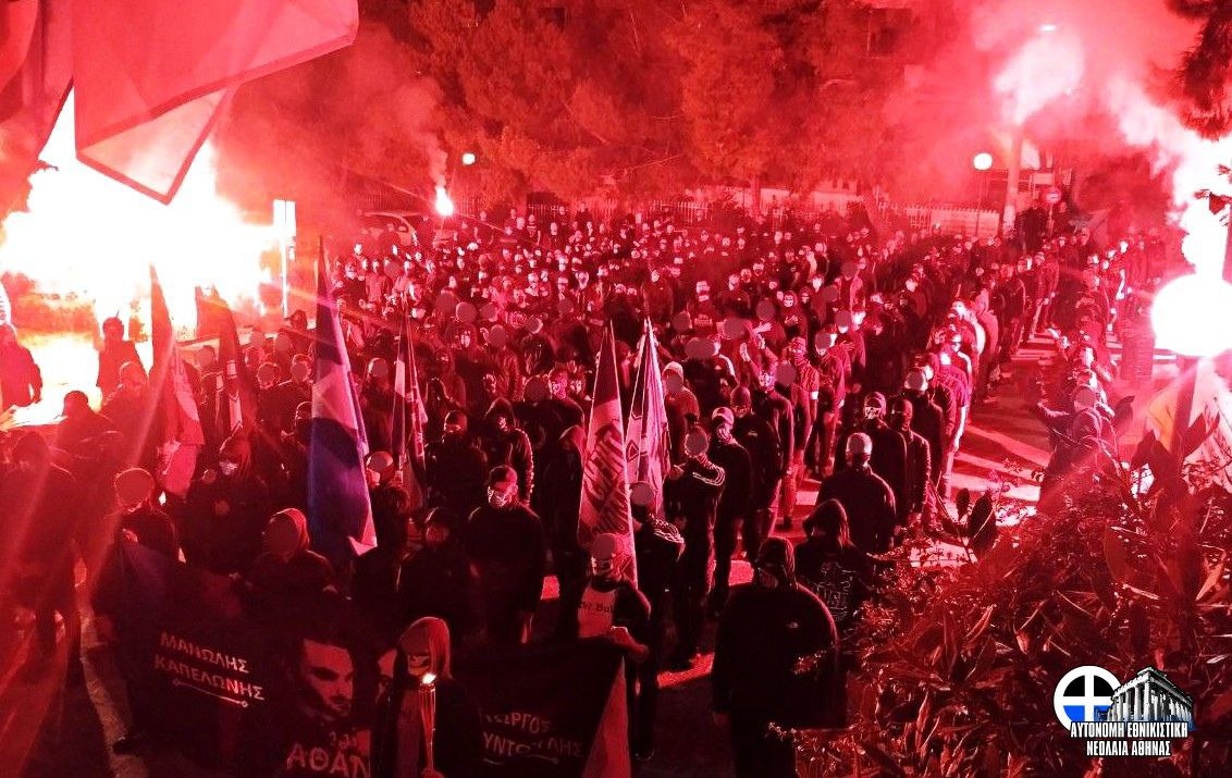 AthensEdition's tweet image. Τα αδέρφια σας κρατάνε για πάντα τα στενά!

Μεγαλειώδης συγκέντρωση και πορεία εκατοντάδων αυτόνομων εθνικιστών οι οποίοι τίμησαν την μνήμη των δολοφονημένων συναγωνιστών μας Γιώργου Φουντούλη και Μανώλη Καπελώνη!

1/11/13 🇬🇷🏴

Υ.Γ Θα ακουληθήσει πλήρες υλικό
#1ηΝοεμβριου