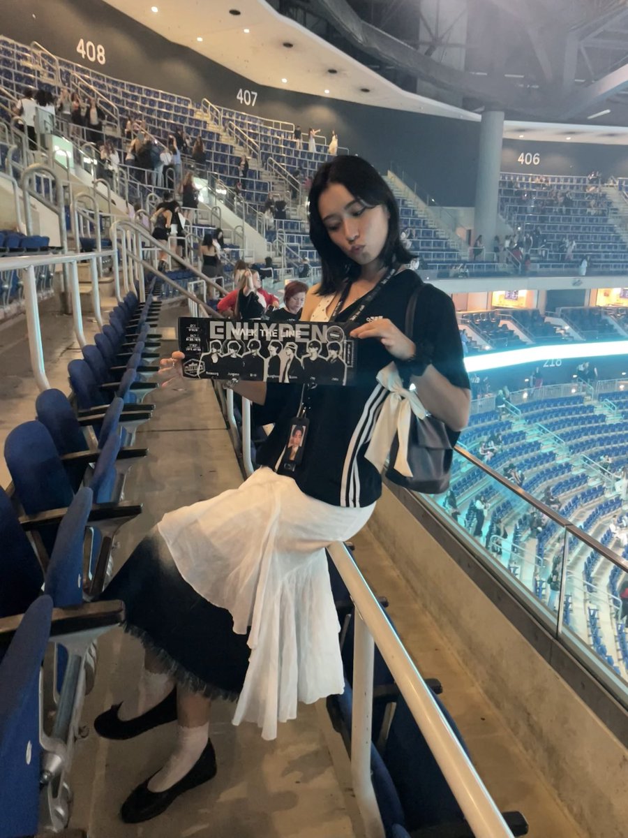 ina 莲 semi ia tweet media