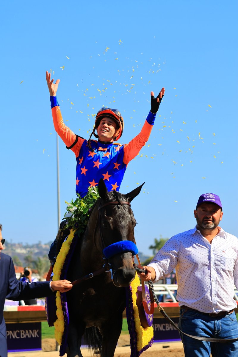 🇯🇵 坂井瑠星騎手も花吹雪でBCクラシック勝利を祝福！ 🇺🇸 花で彩