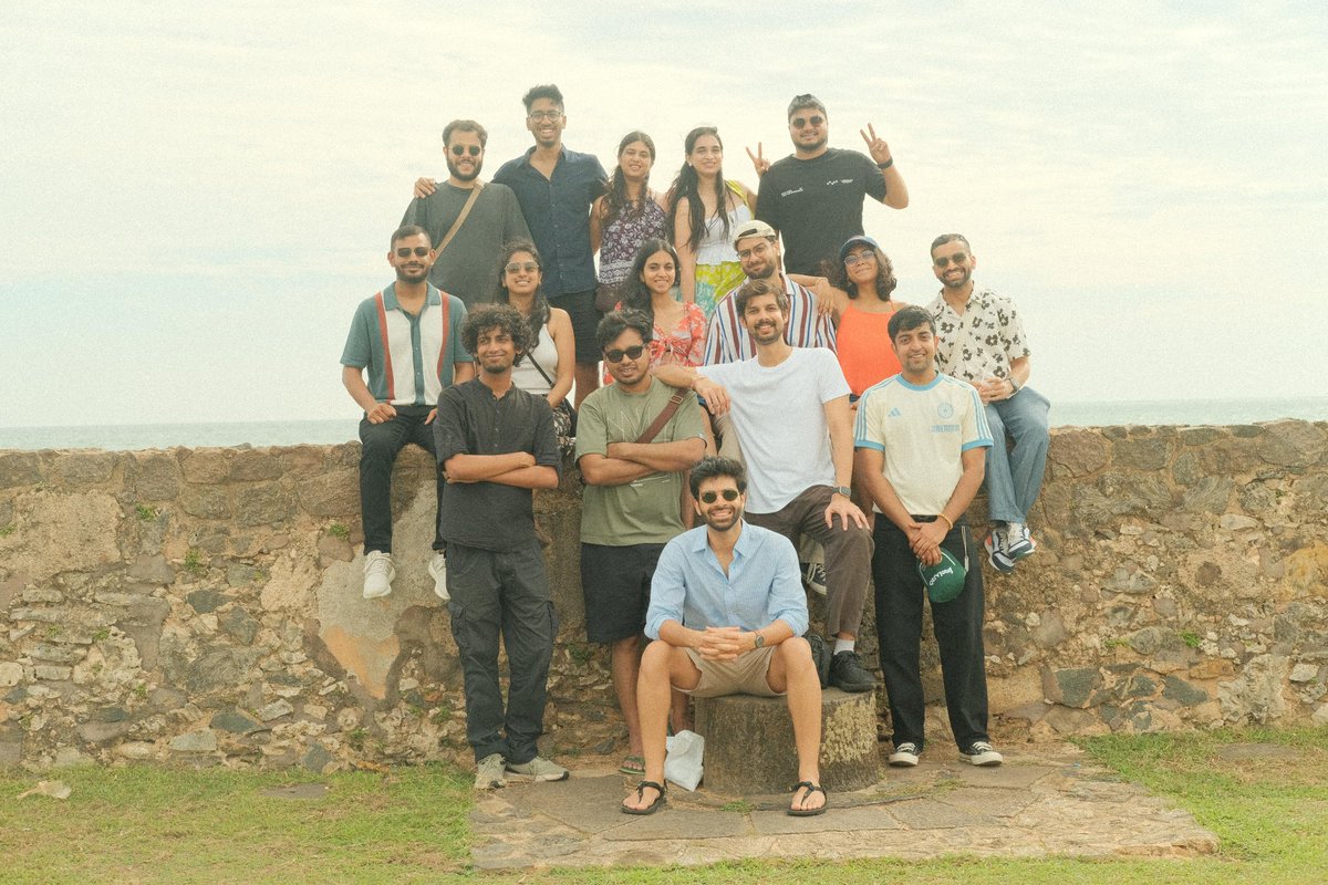 yushipatel_'s tweet image. Graduated from Groww 🎓

It’s been quite a ride! From an intimidated kid stepping into the industry to someone who’s grown through every high and low.

Grateful for all the amazing mentors and friends who’ve shaped this journey. 

On to the next one 🏃‍♀️