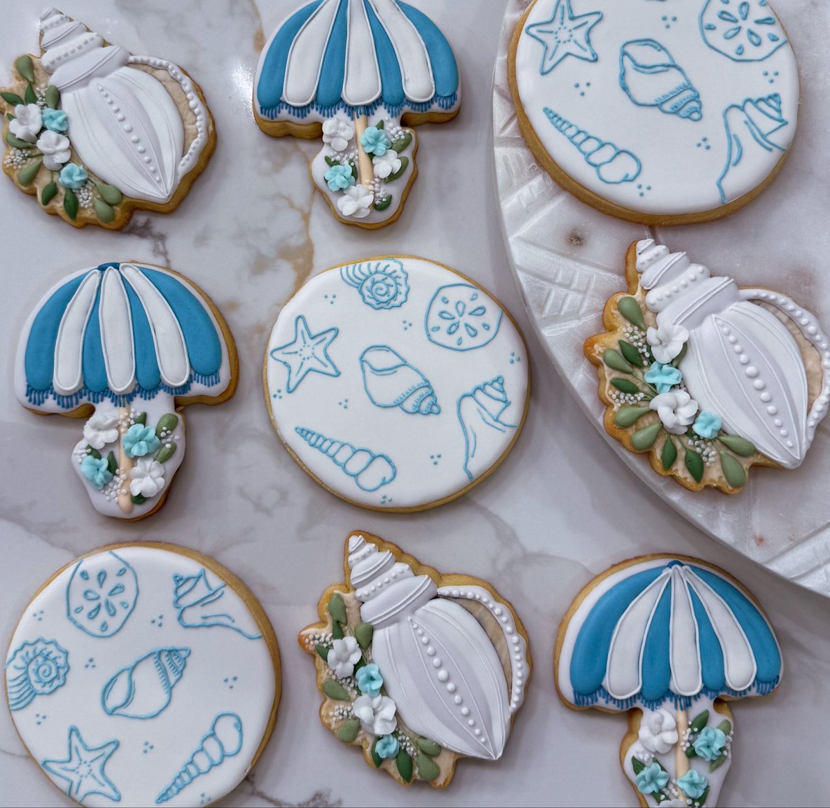 luvsofl's tweet image. My daughter decided to start a cottage bakery business. It seems she is more gifted than I realized🤗