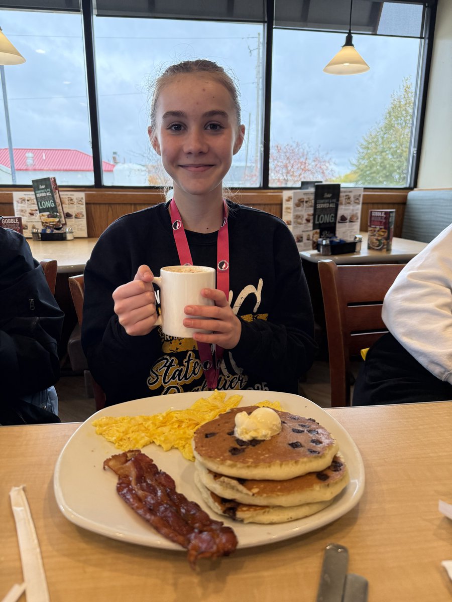 Stella Riediger finishes 27th with a time of 20:08.7. She is highest placing individual girl runner Hinton has ever had. Great work Stella!! Now for some hot chocolate and chocolate chip pancakes.

Additional photos on instagram hinton_xc