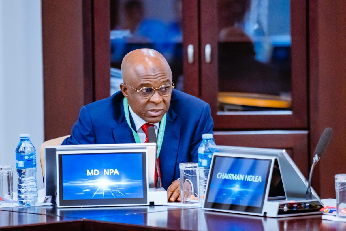 nigerianports's tweet image. Dr. Dantsoho Joins Vice President in Developing Implementation Roadmap for National Single Window

Managing Director Dr. Abubakar Dantsoho joined Vice President Senator Kashim Shettima and other Heads of Agencies on Thursday to develop a comprehensive implementation framework for…