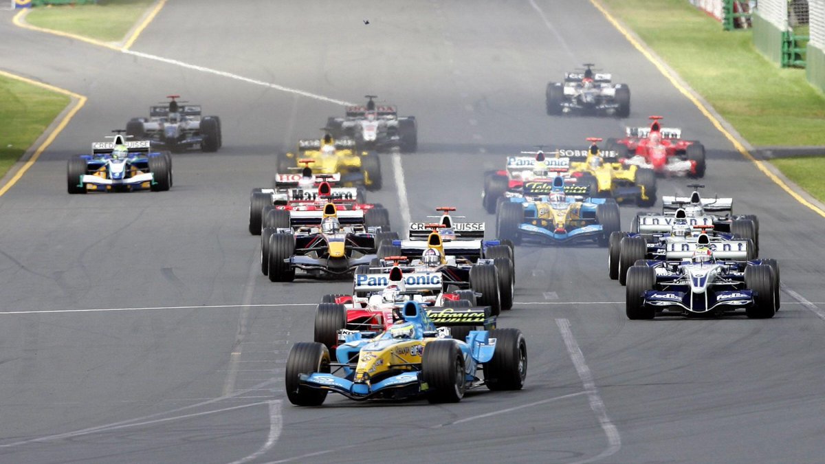 In 2005, a rule was implemented prohibiting tyre changes during the race
The result: the season with the fewest overtakes of the entire 21st century