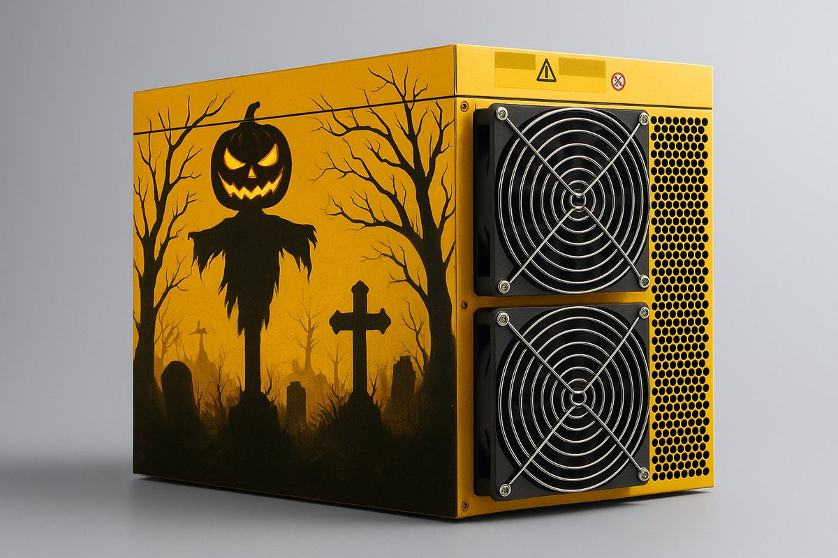 Ignaciohugoo's tweet photo. @bitdeer @SealMiner A little spooky but still cool with a touch of awesome yellow 👏

 #DressMySEALMINER

@tonijayelewis @vanders @lousha 

#Halloween2025 #TrickOrTreat #SEALMINER #AIHalloweenMiner #HalloweenChallenge https://t.co/VazIke3PKa