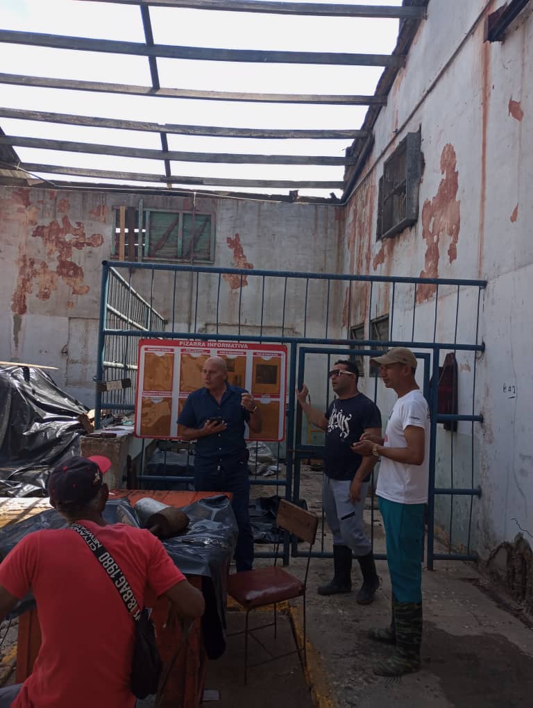 #melissa nos golpeó, almacenes del sistema mayorista con daños en cubiertas, pero ya estamos en combate. Se distribuye la CFN, se organiza el canal para la distribución de donativos, se levantan los daños. Todo con nuestros mayoristas que no están exentos de daños en sus hogares.