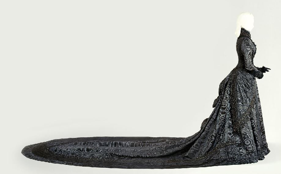 Here is the full mourning dress and mask worn by Empress Elisabeth of Austria, aka Sisi, following the 1889 death of her son, Rudolf, in the Mayerling incident. The mask was made by Fanny Scheiner (don't) and the whole ensemble is kept at  the Imperial Carriage Museum, Vienna.