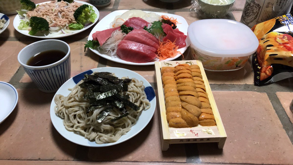 皆さんおはみぉーんです✨
私の #2025年中にやっておきたいこと は、年末年始の献立検討です🍚
年末はお刺身やお寿司で豪勢にするとして、年始のおせちをどんなラインナップにするか悩みどころです💦
ミオさんはおせちの具材は何が好きですか？
#朝ミオおたより